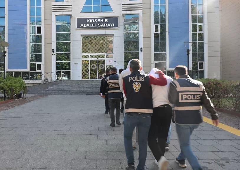 Kasten yaralama ve yağma suçlarından Kırşehir’de 3 tutuklama