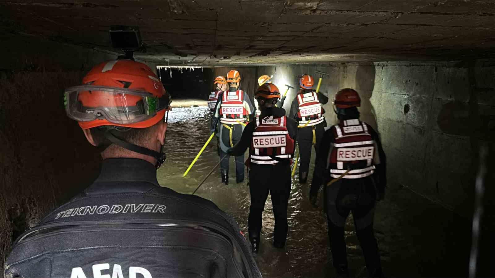 Ayazağa’da kaybolan 3 kişiyi arama çalışmaları sürüyor: Ekipler kanal ve dere yataklarında aradı