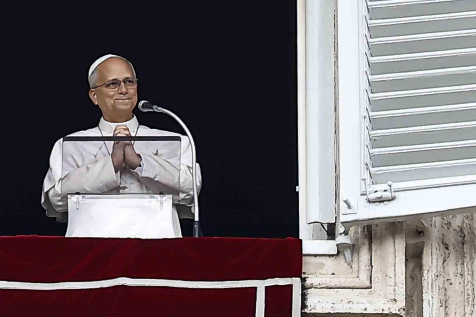 Papa 14. Leo, ameliyat sonrası ilk kez halkın karşısında