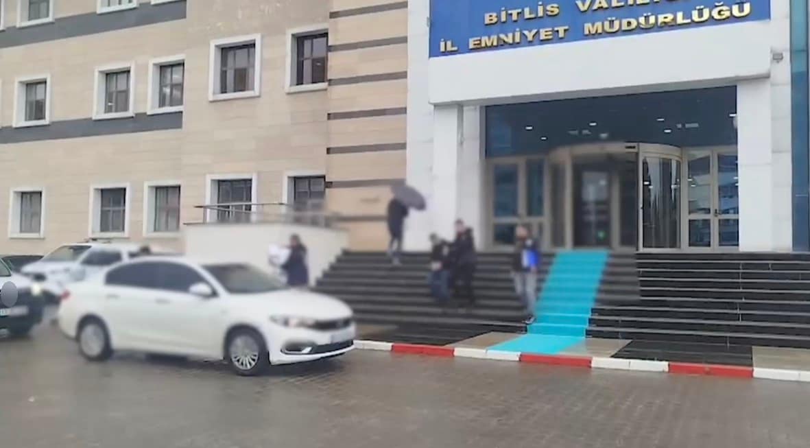 Bitlis merkezli 4 ilde yasa dışı bahis operasyonu: 5 tutuklama