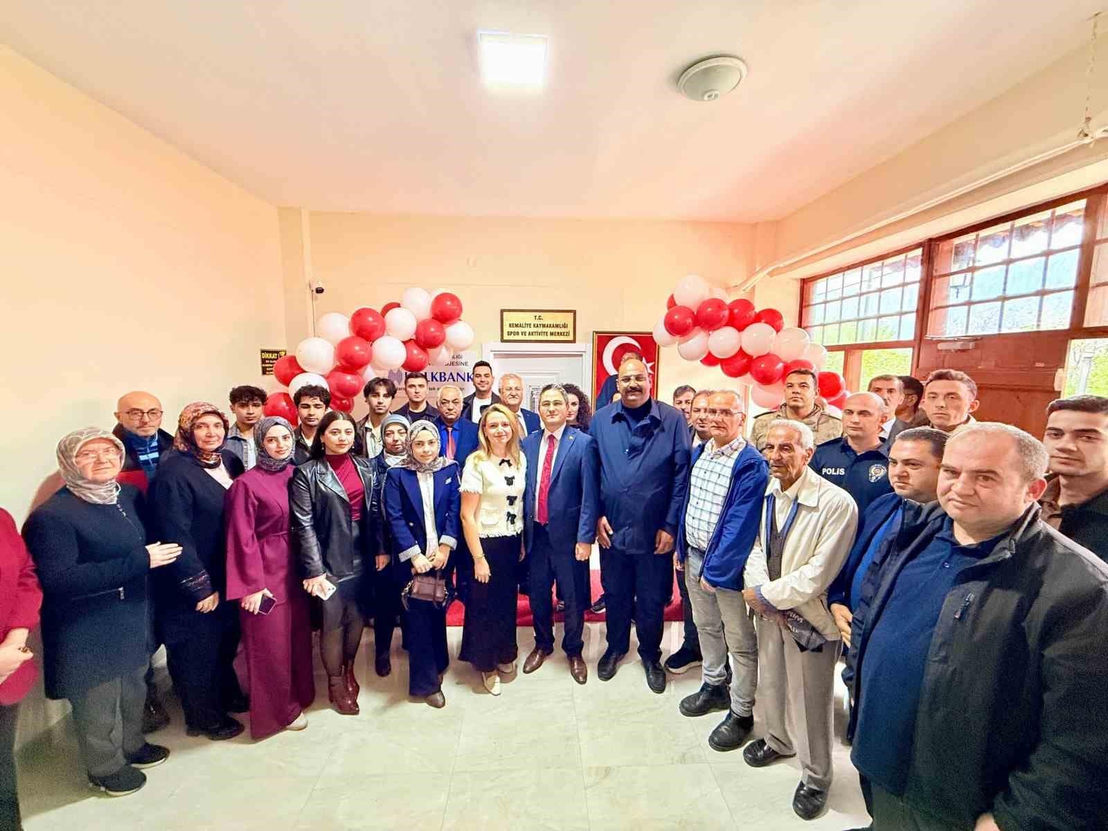 Kemaliye’de Spor ve Aktivite Merkezi hizmete açıldı
