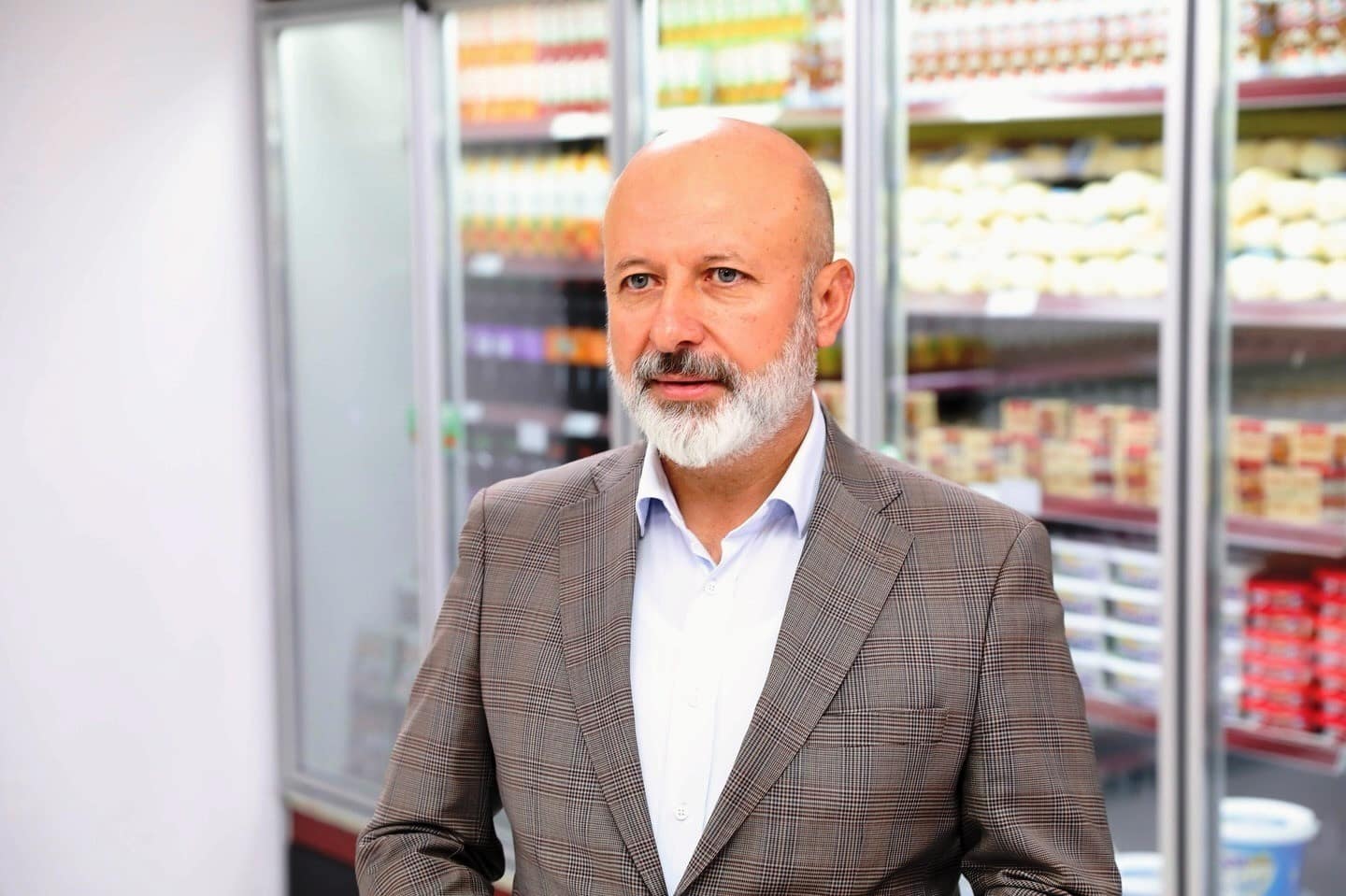 Başkan Çolakbayrakdar: "Paranın geçmediği mağazalarda hemşehrilerimizin yanındayız"