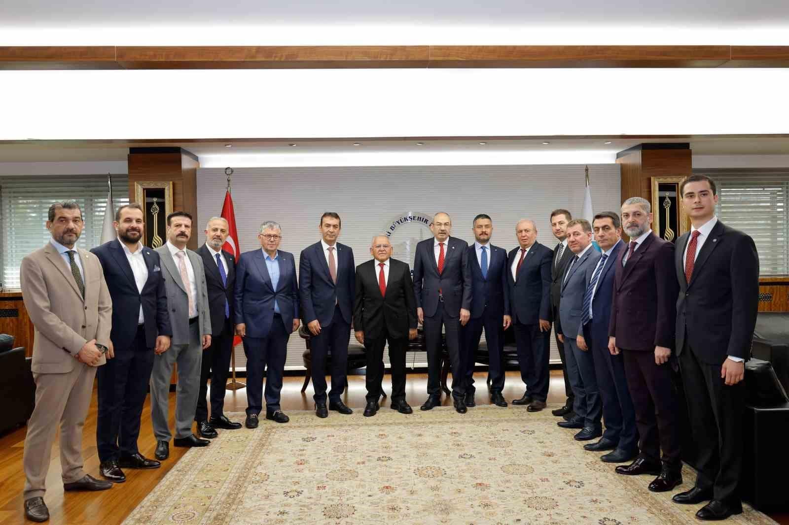 Başkan Büyükkılıç, güven tazeleyen Gülsoy ve Büyüksimitci’yi kabul etti