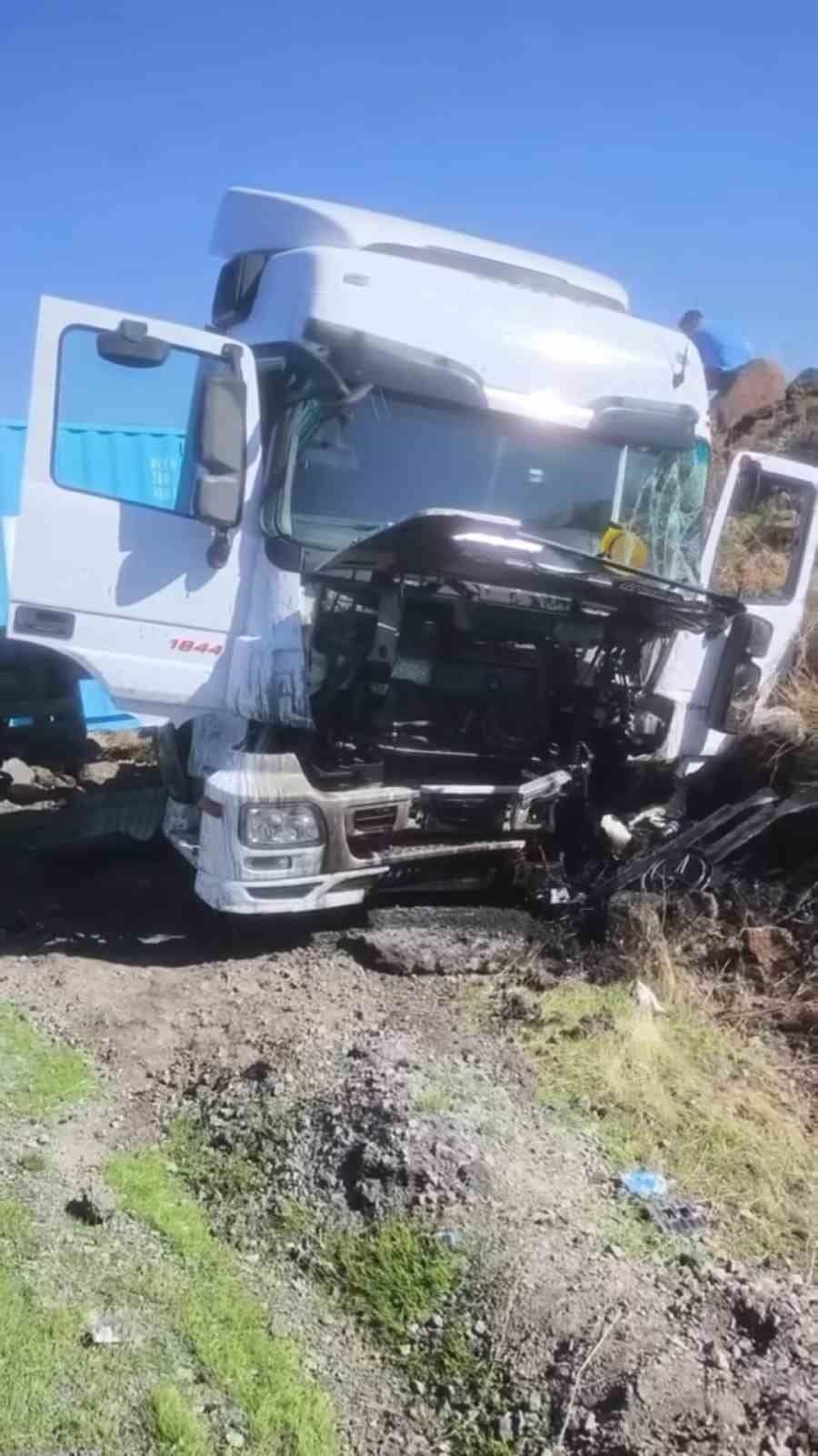 Siverek’te kontrolden çıkan tırın sürücüsü yaralandı