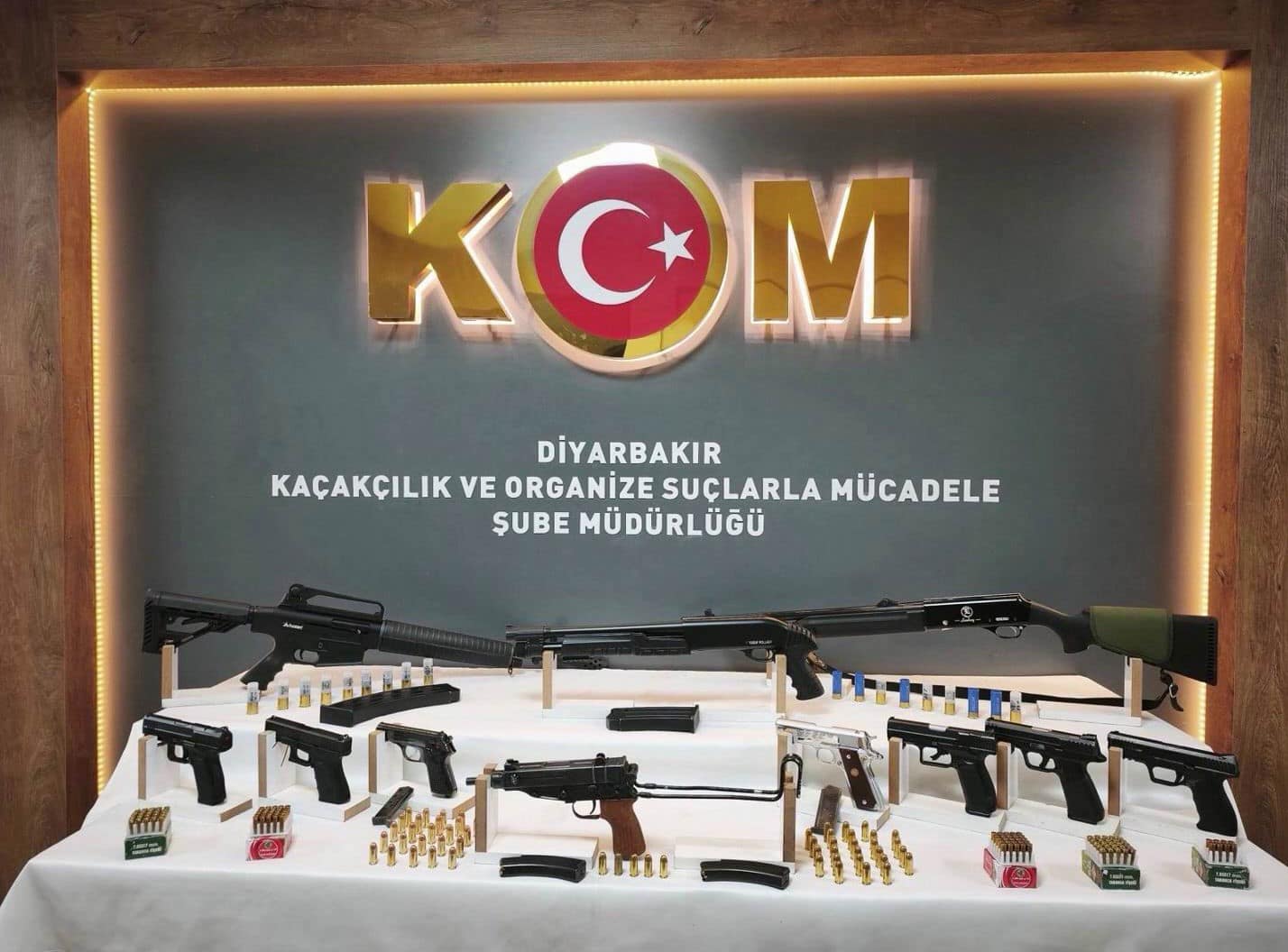 Diyarbakır’da silah kaçakçılığı operasyonu: 13 kişi yakalandı