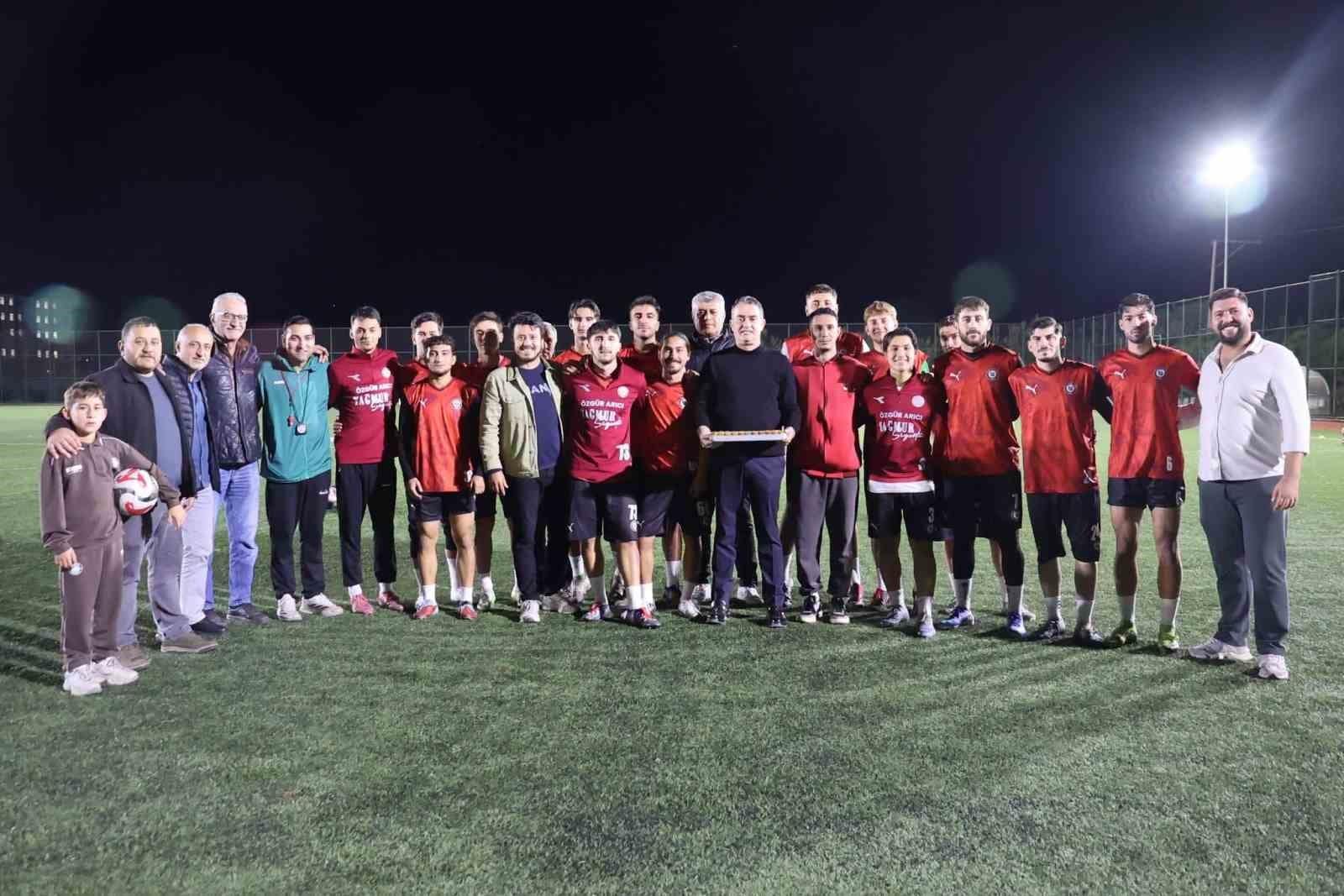 Kazanın ardından göreve dönen Arıcı’dan Koçarlı Belediyespor’a moral desteği
