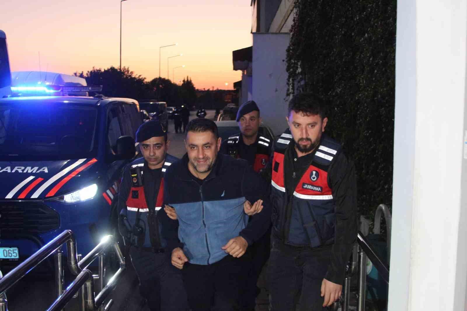 Çukurova Belediyesi operasyonunda Emrah Kozay, Soner Çetin ve diğer şüpheliler adliyeye sevk edildi