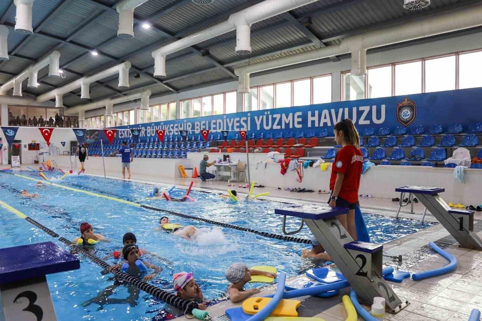 Büyükşehirden yüzme öğrenmek isteyenlere fırsat