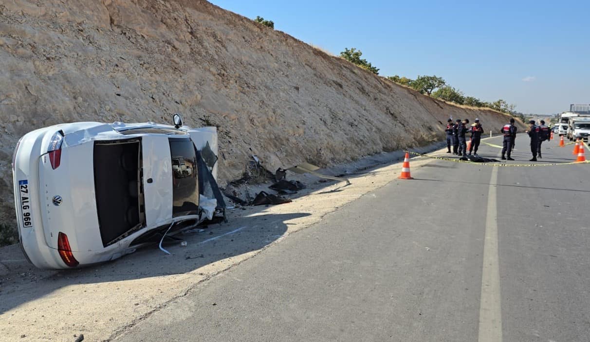 Gaziantep’te kavşakta otomobille çarpışan motosikletli hayatını kaybetti