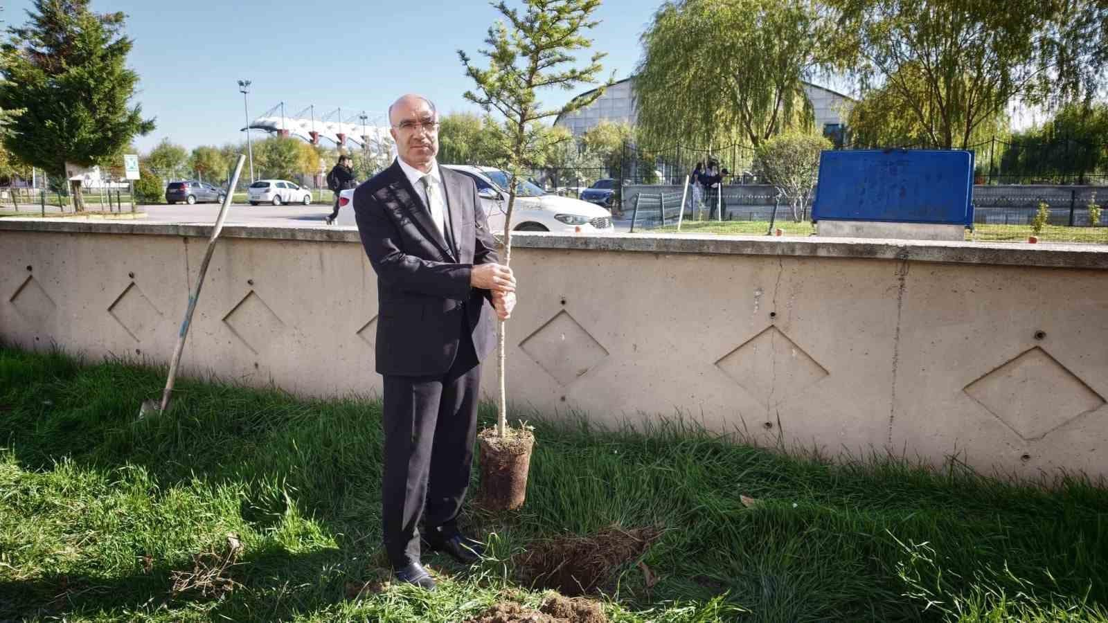Başmakçı’da evcil hayvanlar kimliklendiriliyor