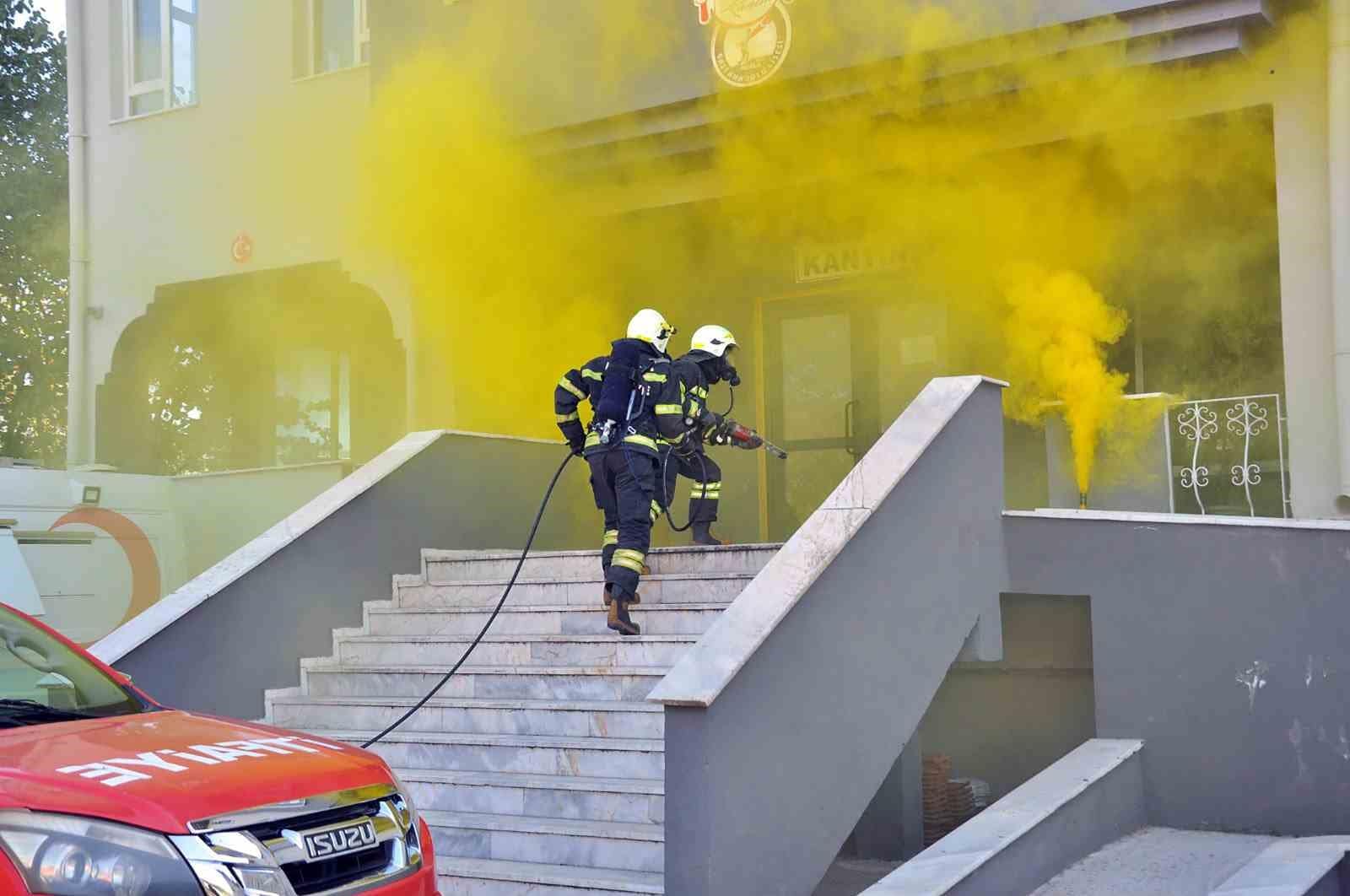 Kurtarma ekiplerinden okulda ortak tatbikat