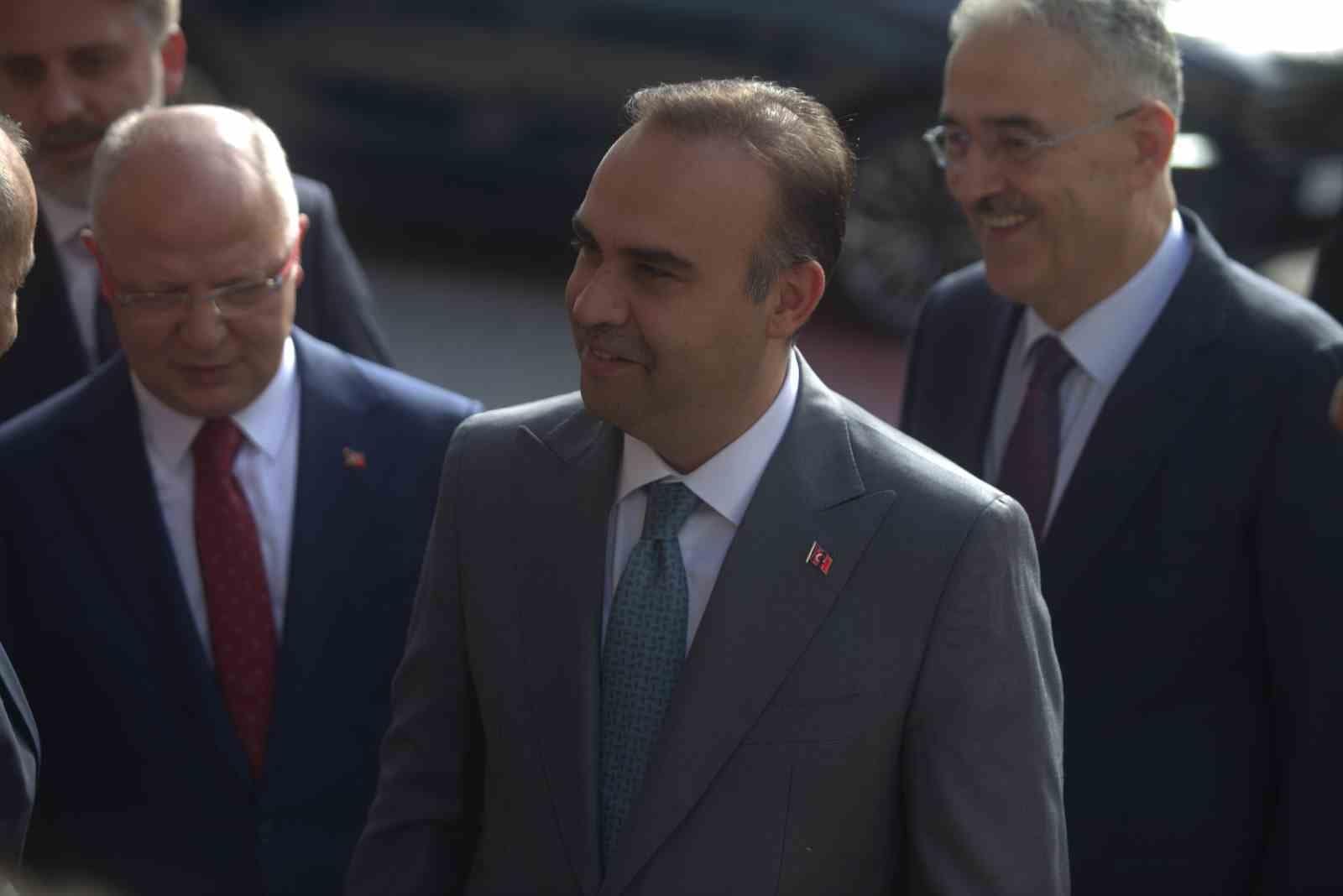 Ay’dan yapay zekaya, uzay limanından yerli navigasyona Türkiye’nin teknoloji hedefleri