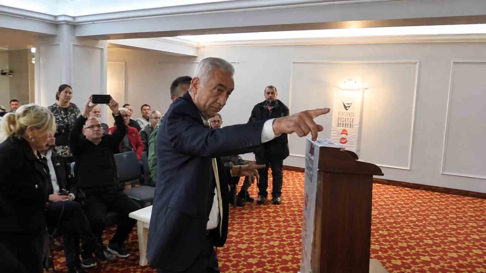 Süheyl Batum ile CHP’li ilçe başkanı arasında "mutlak butlan" tartışması