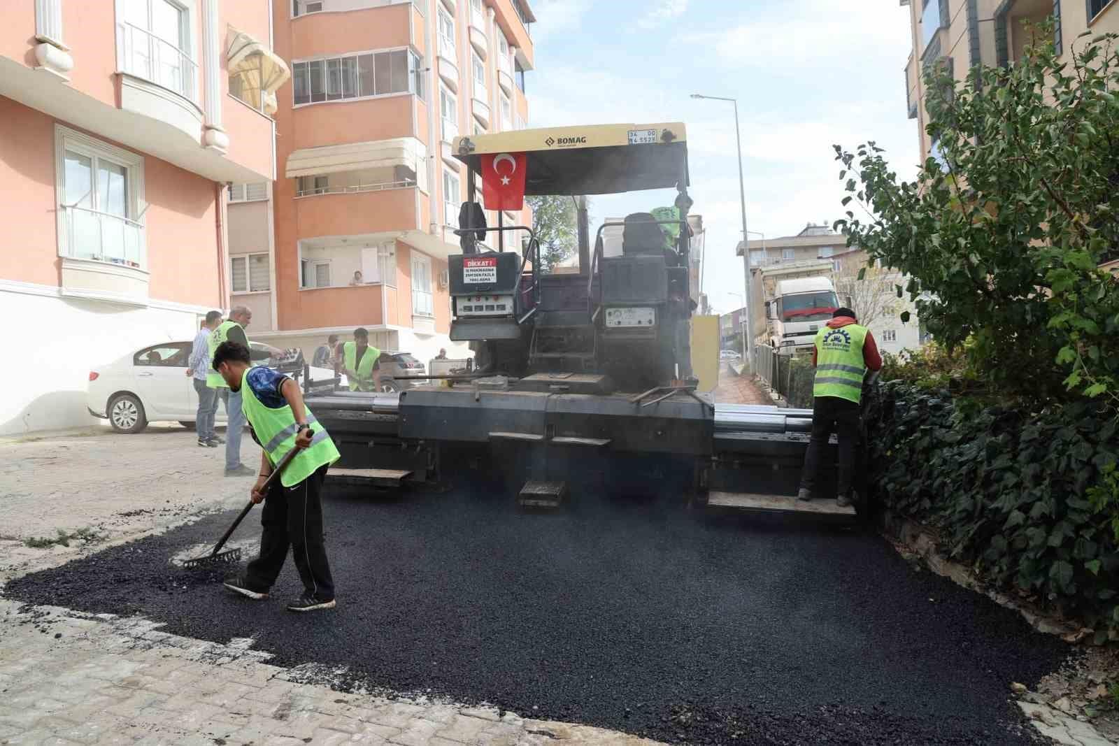 Gebze’de yol bakım ve onarım çalışmaları sürüyor