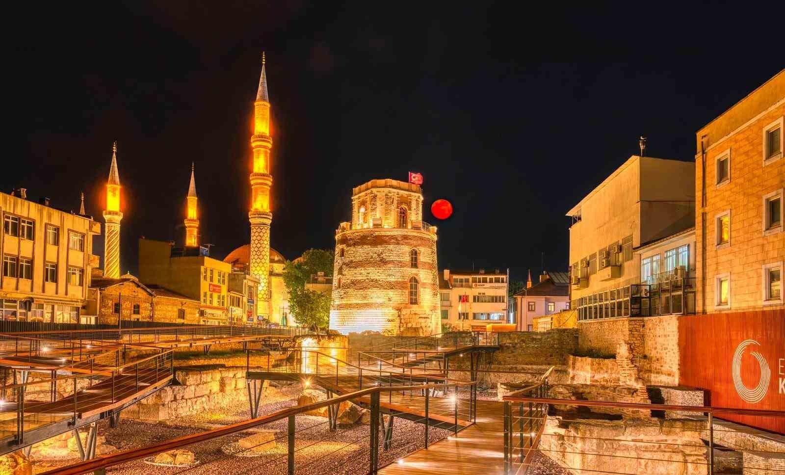 Bakan Ersoy, Edirne’nin tarihe açılan kulesini inceledi