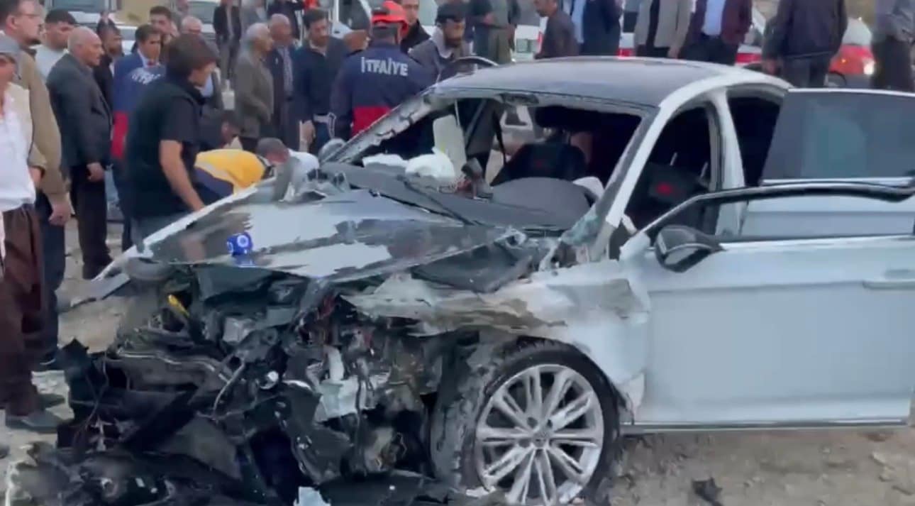 Yüksekova’da ik ayrı trafik kazası: 10 yaralı