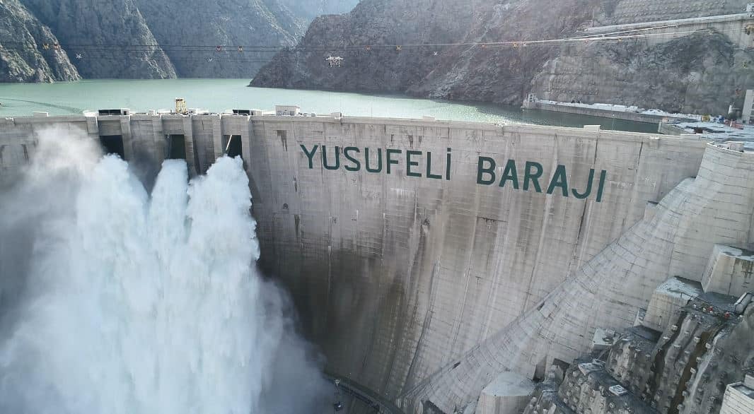 Kurak yılda rekor üreten Yusufeli, dört barajın da verimini artırdı