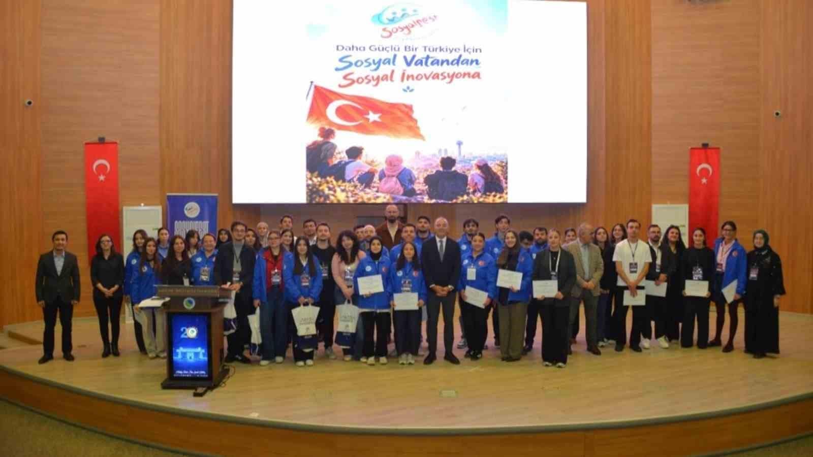 Sosyalfest gençleri toplumsal sorunlara çözüm üretmek için buluşturdu