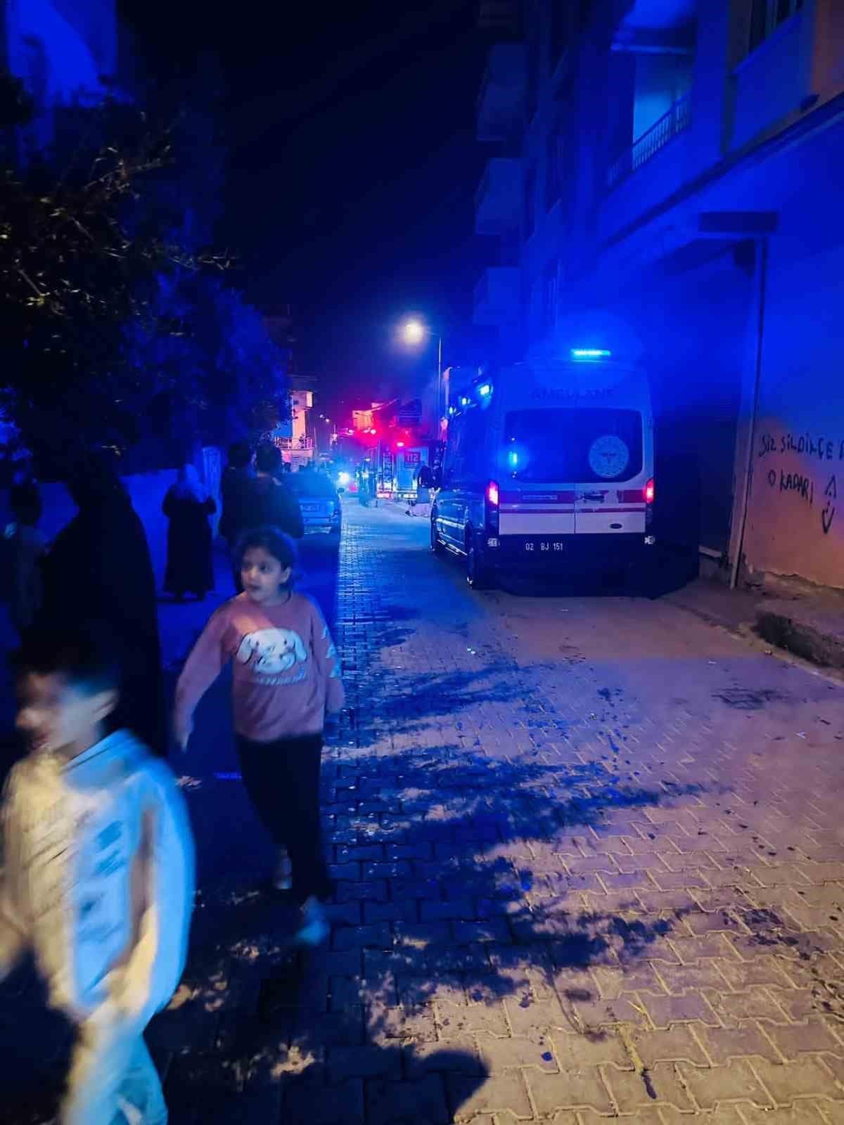 Evde çıkan yangın paniğe neden oldu