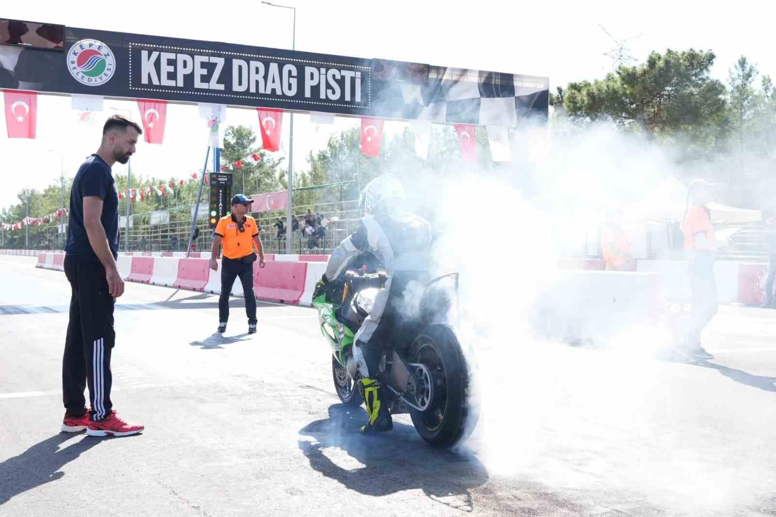 Kepez MotoDrag Şampiyonası’nda motorlar ısındı, final yarın