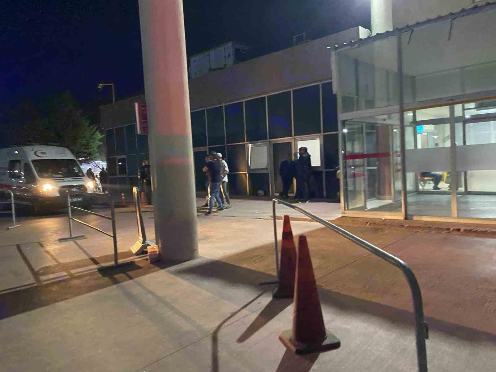 Ayvalık açıklarında tekne battı: 8 kişi kurtarıldı, 1 kayıp