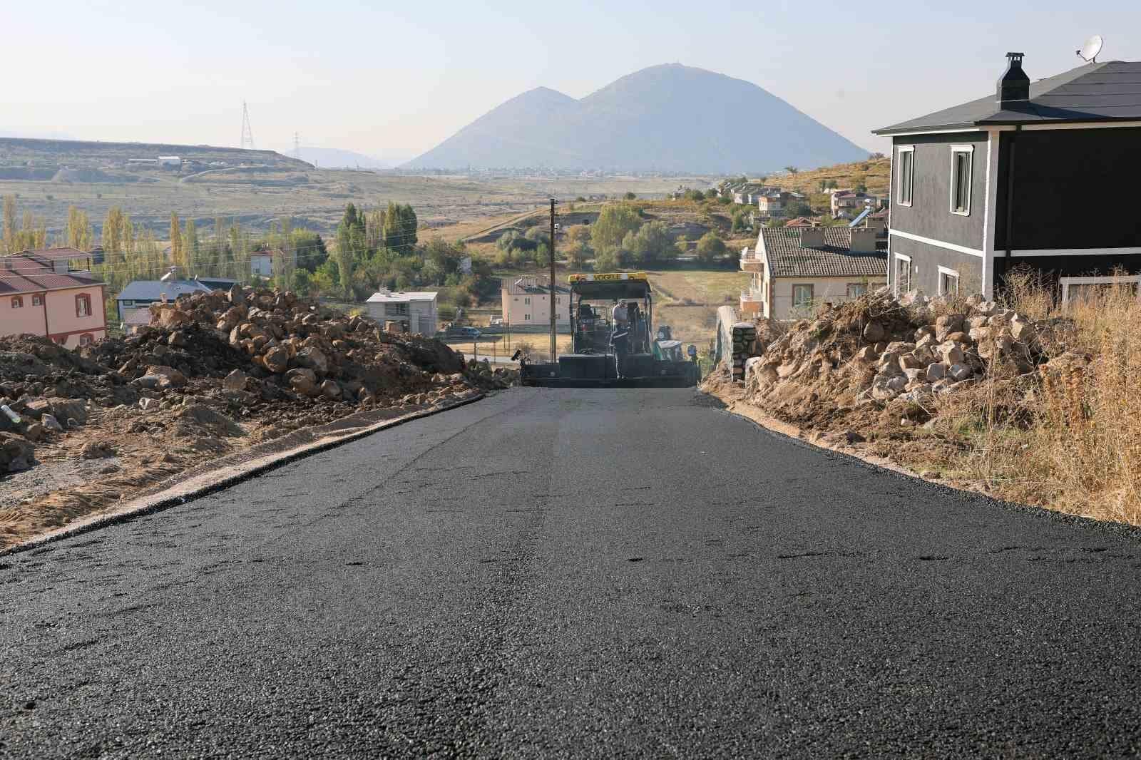 Talas’ın kırsalında asfalt atağı