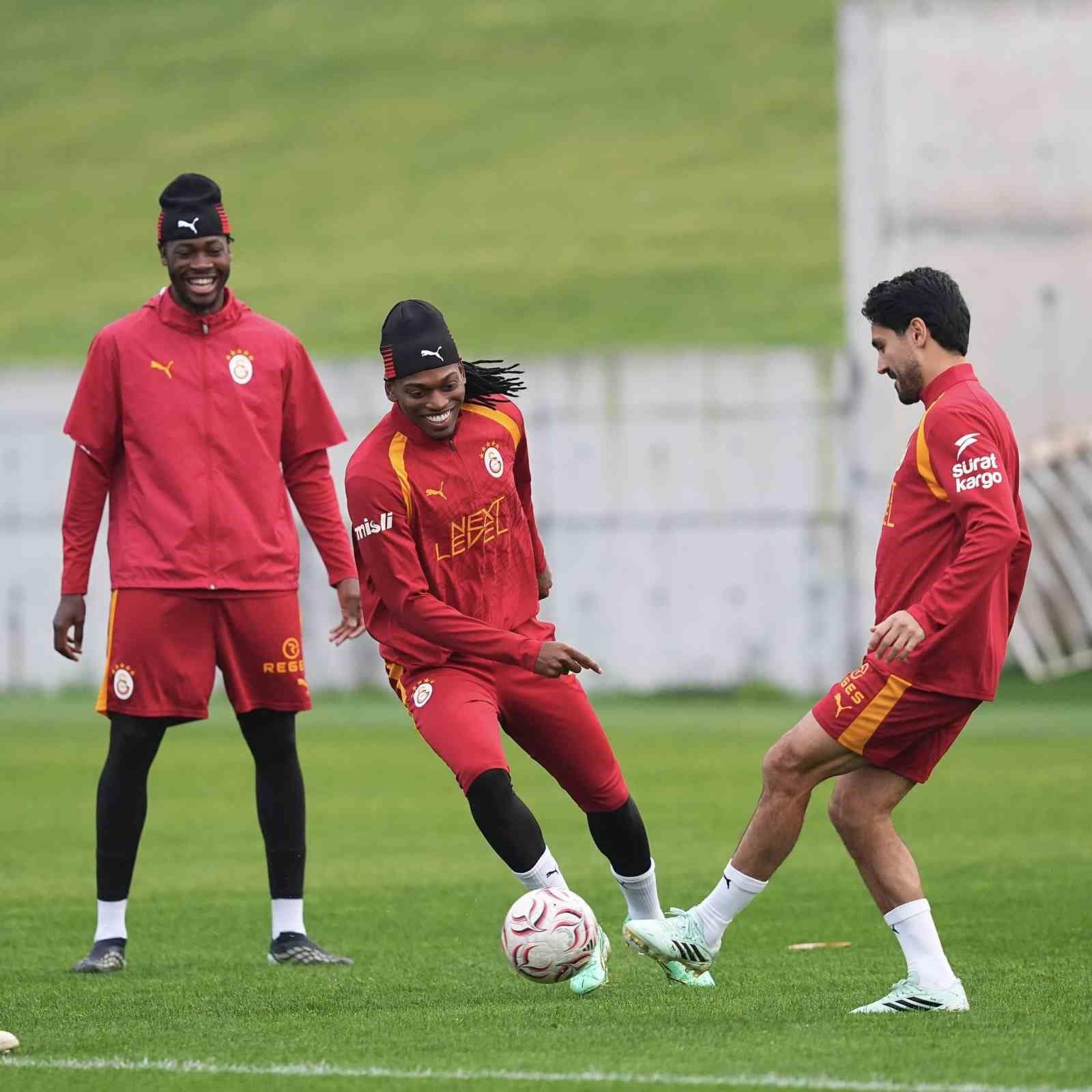 Galatasaray, Fenerbahçe derbisinin hazırlıklarını tamamladı