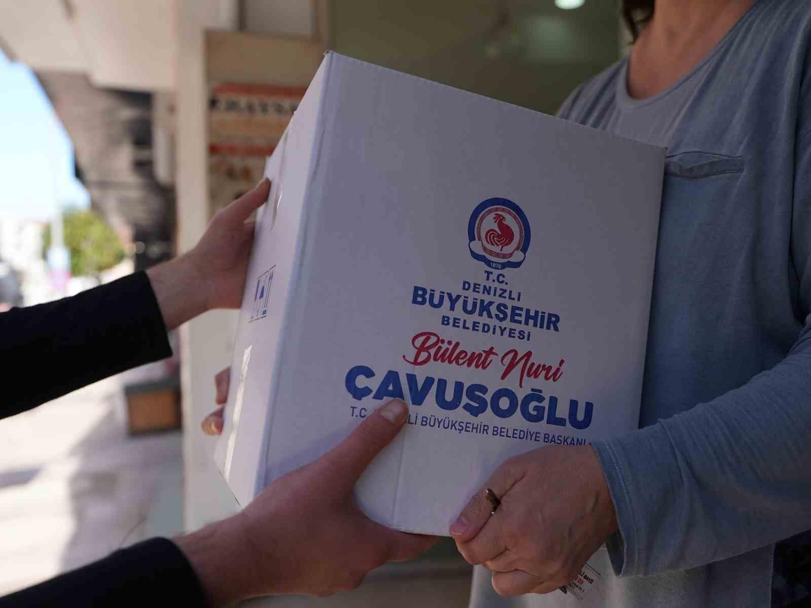 Büyükşehir online gıda kolisi desteğini sürdürüyor