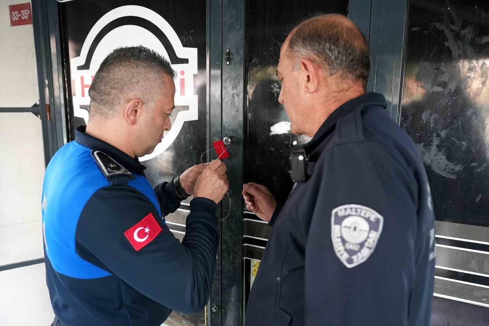 Maltepe’de ruhsatsız ve sağlıksız börekçi mühürlendi
