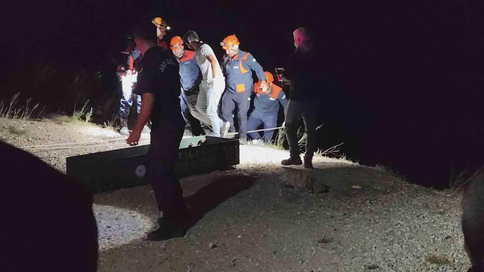 Kayıp olarak aranan çiftin otomobili uçurumda bulundu: 1 ölü, 1 yaralı