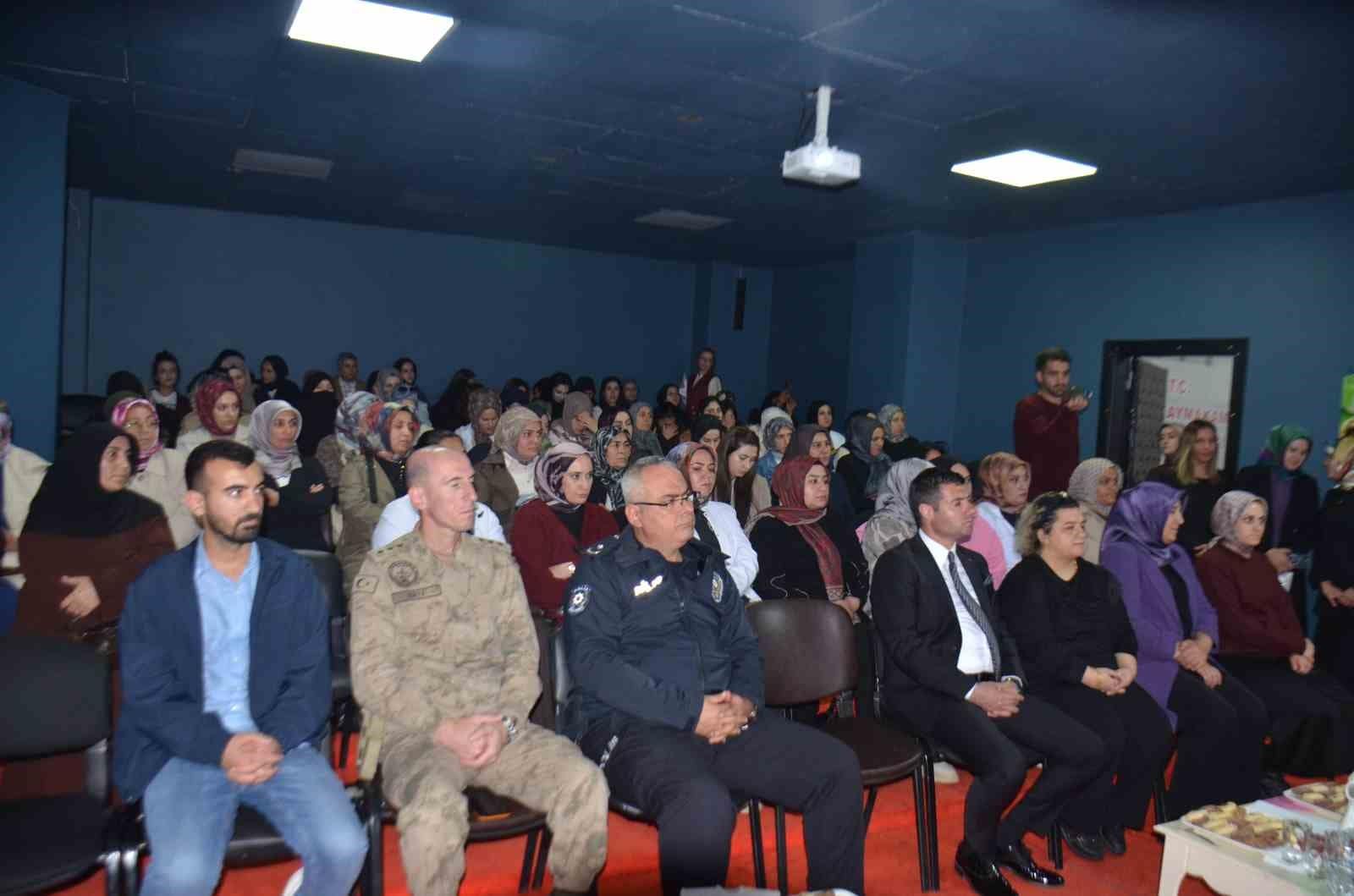 Bulanık’ta madde bağımlılığıyla mücadele semineri düzenlendi