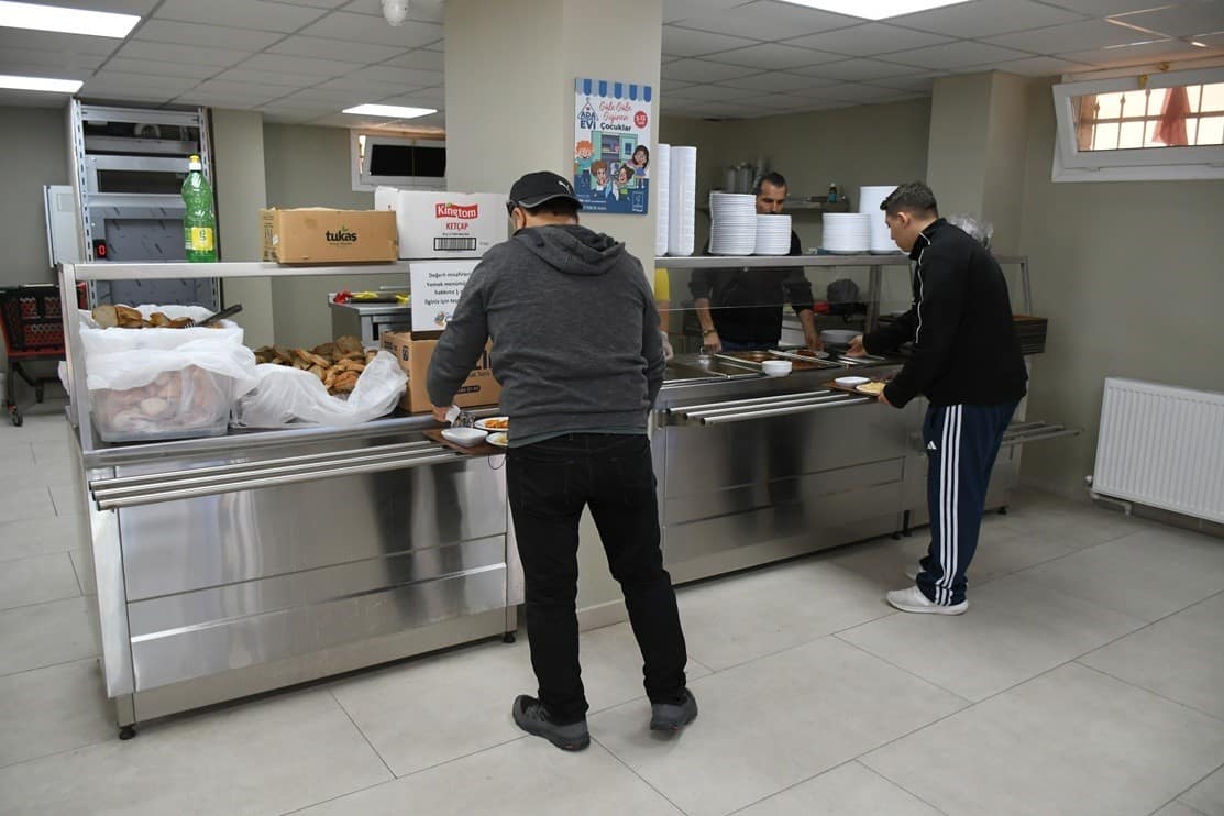 Kuşadası Kent Lokantası’nda satışların yüzde 92’si Adalı Kart ile yapıldı