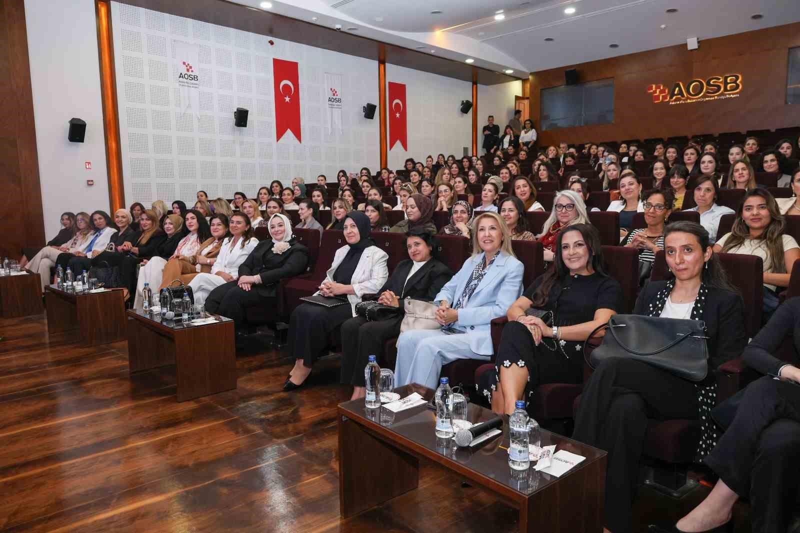 AOSB’de kadın liderliği ve kişisel marka yönetimi konuşuldu