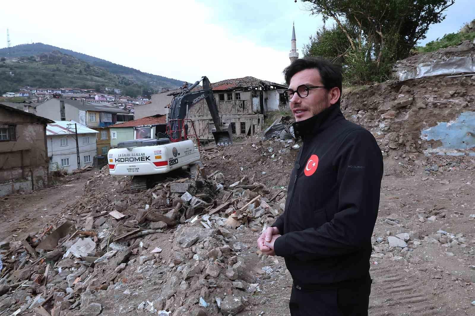 Tokat’ta kentsel dönüşüm kapsamında 21 konut yıkıldı