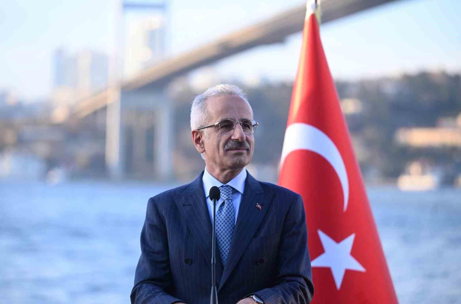 Bakan Uraloğlu: "29 Ekim’de Ankara’da Başkentray, İstanbul’da Marmaray, Sirkeci-Kazlıçeşme Raylı Sistem Hattı ve Gayrettepe-İstanbul Havalimanı-Halkalı Metro Hattı ile İzmir’de İZBAN hatlarımız tüm gün ücretsiz olacak"