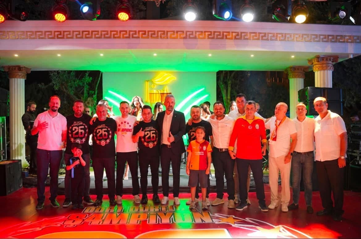 Salihli’de Galatasaraylılardan öğrencilere burs desteği