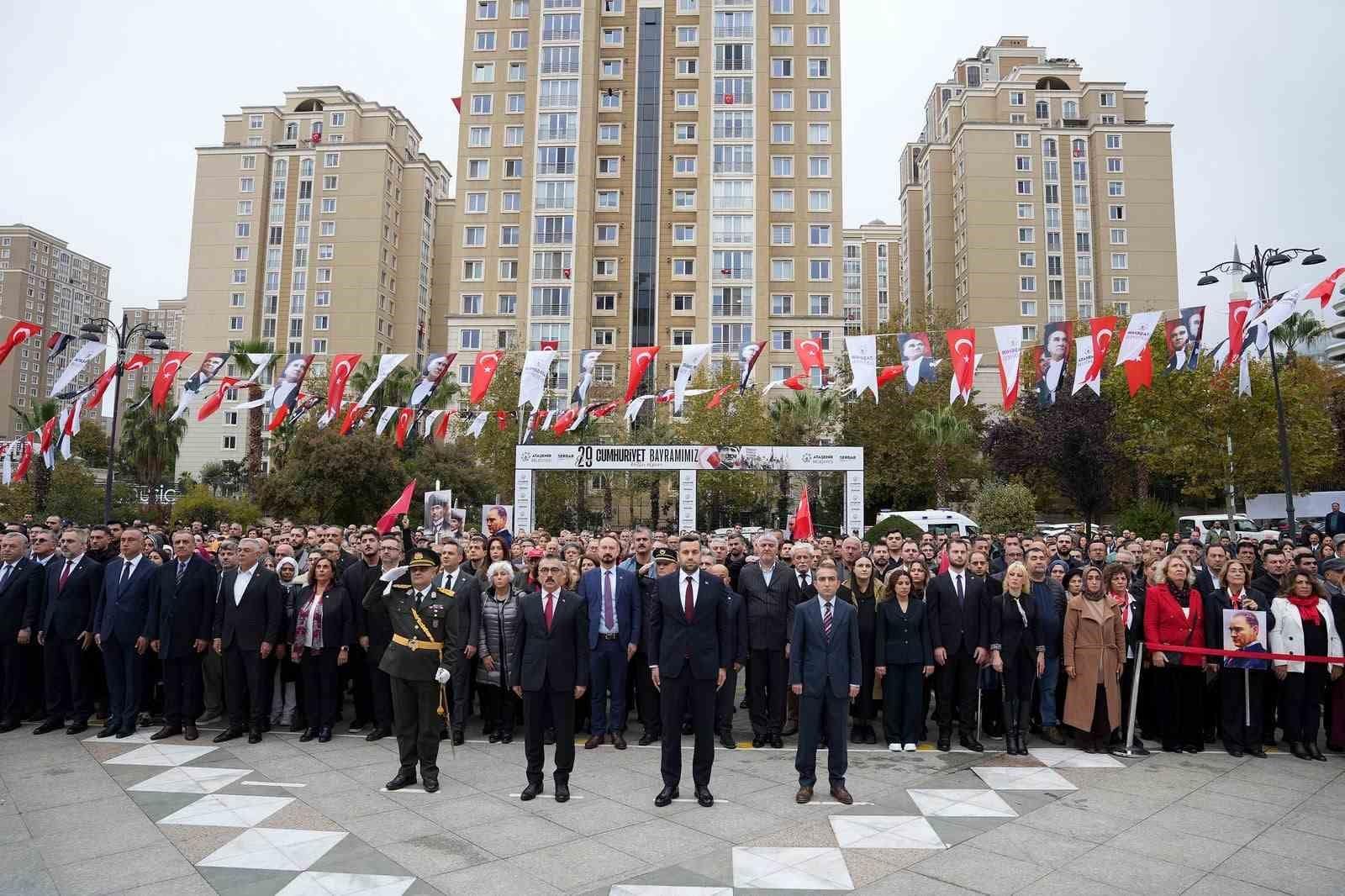 Cumhuriyetin 103’üncü yaşı Ataşehir’de resmi törenle kutlandı