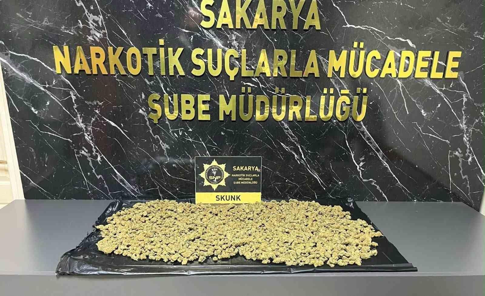İstanbul’dan Sakarya’ya uyuşturucu sevkiyatı engellendi: 1 gözaltı