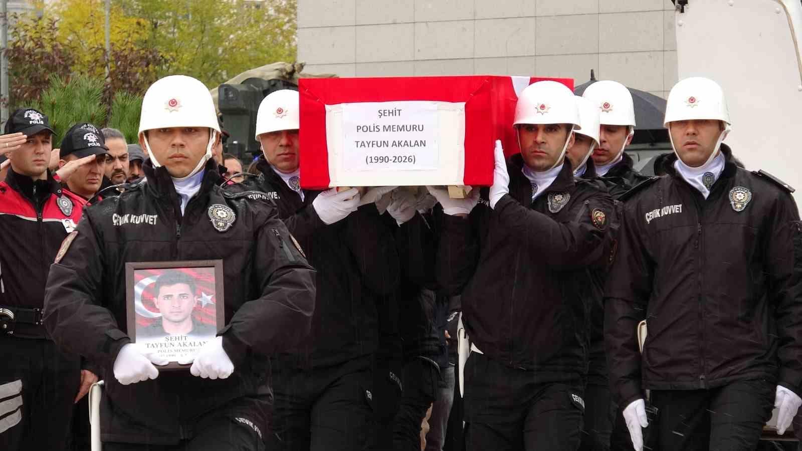 Kazada şehit düşen polis memuru için uğurlama töreni düzenlendi