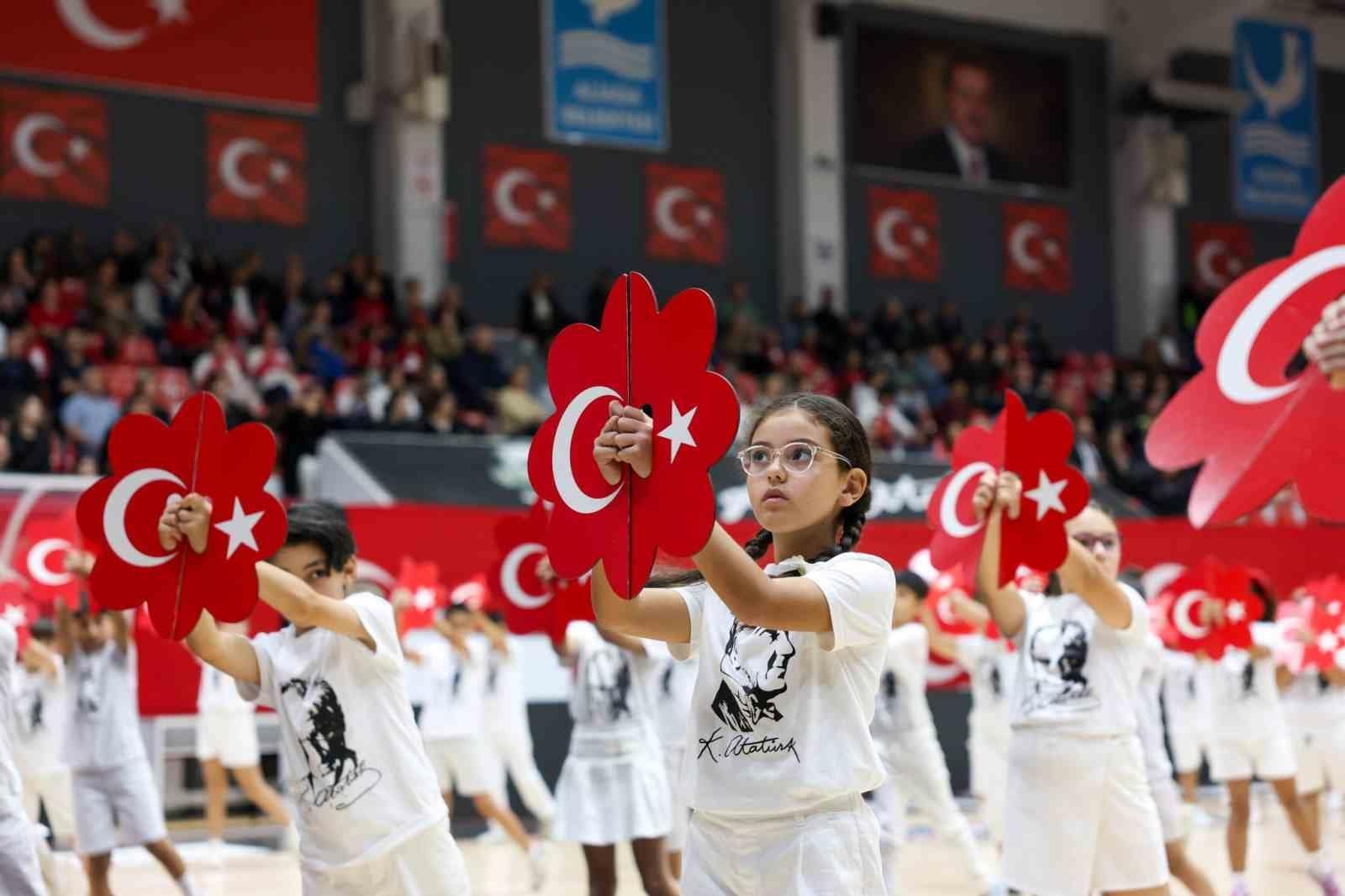 Aliağa’da Cumhuriyet’in 103. yılı coşkuyla kutlandı