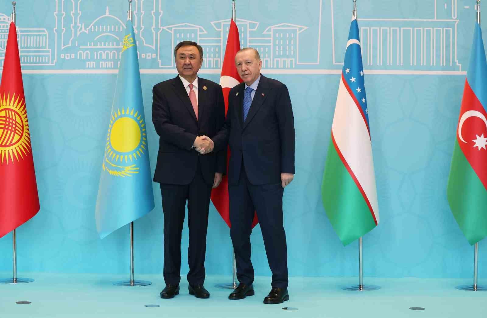 Cumhurbaşkanı Erdoğan, TDT Zirvesi’ne katılan liderleri karşıladı