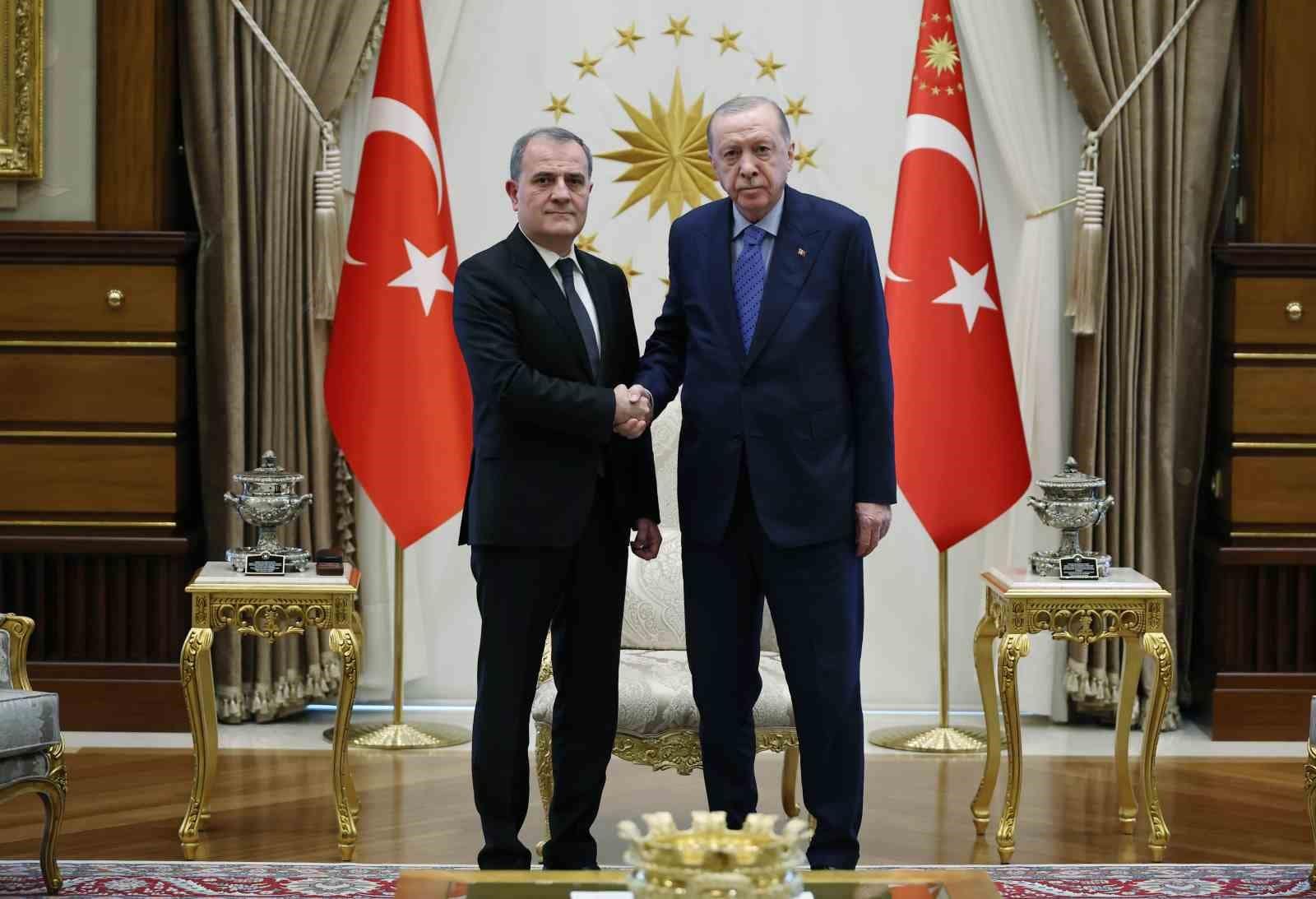 Cumhurbaşkanı Erdoğan, Azerbaycan Dışişleri Bakanı Bayramov ile bir araya geldi
